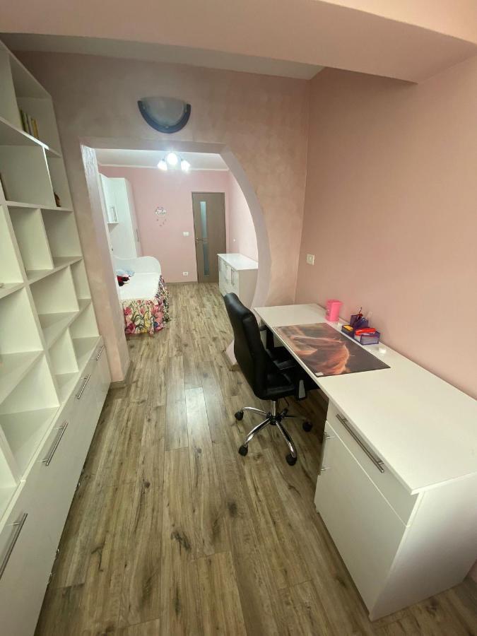 Apartment A&a